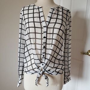 Ro & De Tie Front Sheer Top XS